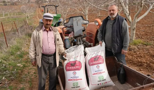 Denizli’de çiftçinin yüzü Büyükşehirle gülüyor