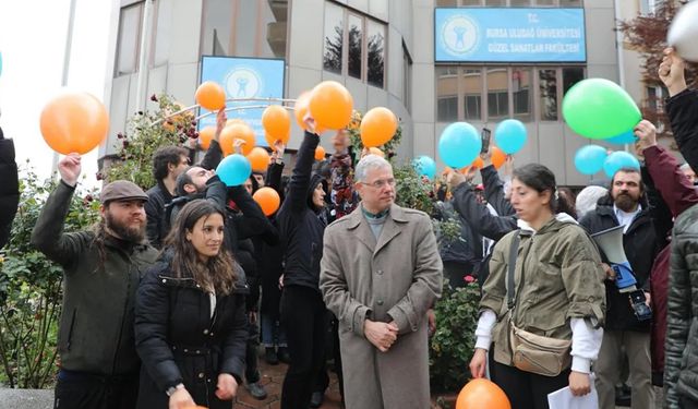 Mudanya'da gençlerden tutuklu öğrencilere 'balonlu' destek