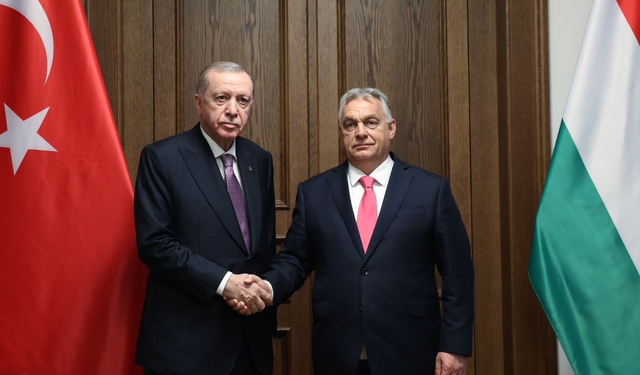 Macaristan'a giden Erdoğan Cumhurbaşkanı Orban ile görüştü
