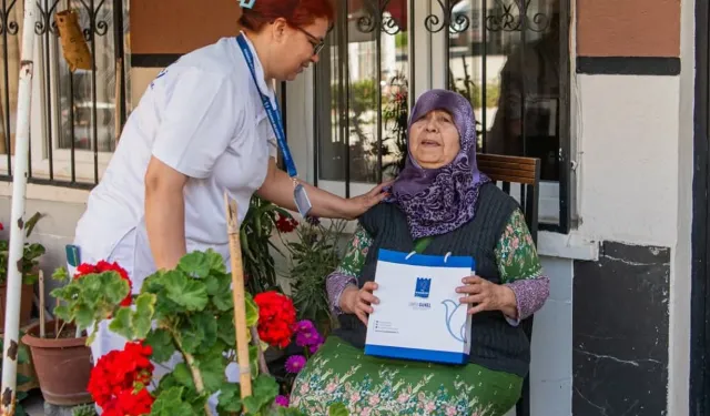 Evde bakım hizmeti yüz güldürüyor