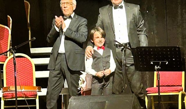 5 yaşındaki ritim ustası Bora 10. konserine hazırlanıyor