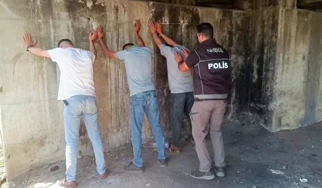 Adana’da uyuşturucu denetimi: 65 şüpheli yakalandı