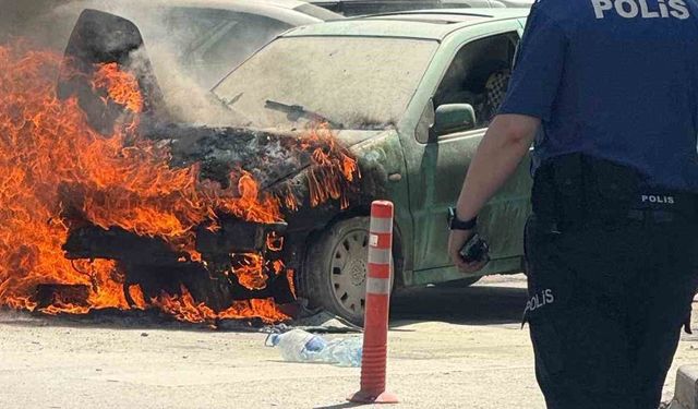 Ankara’da bir araç alev alev yandı