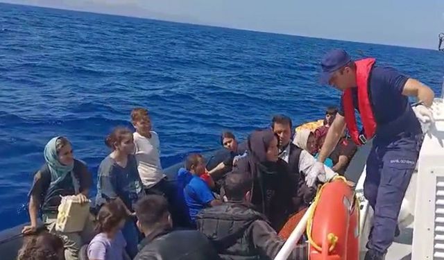Ayvacık açıklarında 32 kaçak göçmen kurtarıldı