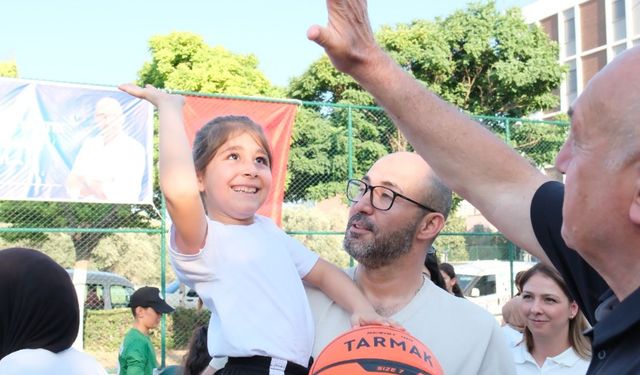 Başkan Zencirci gençlere sözünü tuttu basketbol sahasını açtı