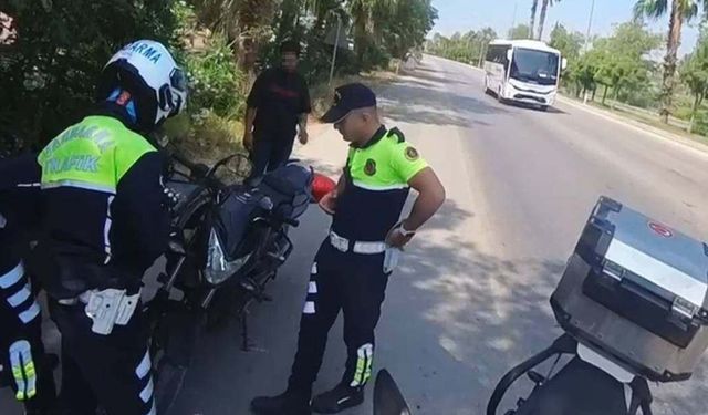Çalıntı motosikletle kaçmaya çalışan şüpheli jandarmanın dikkati sayesinde yakalandı