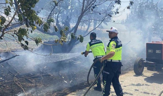 Çanakkale’deki köye ulaşan alevler için jandarma ve köylüler seferber oldu