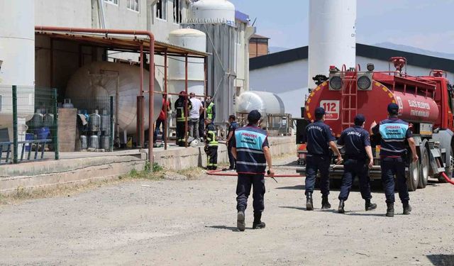 Elazığ’da gaz dolum tesisinde patlama: 3 kişi gazdan etkilendi