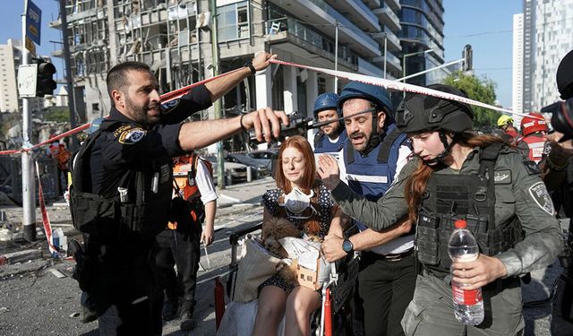 İran füzeleri İsrail’in borsa merkezi Ramat Gan'ı vurdu!