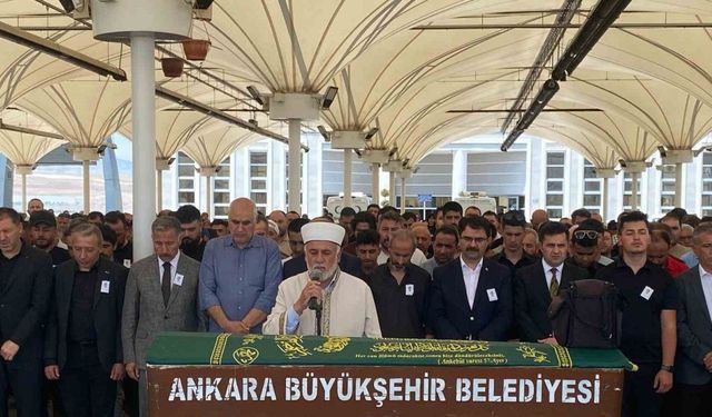 Mersin’de boğulan genç son yolculuğuna uğurlandı