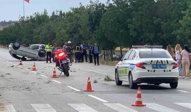 Otomobil takla attı: 2’si çocuk 4 yaralı