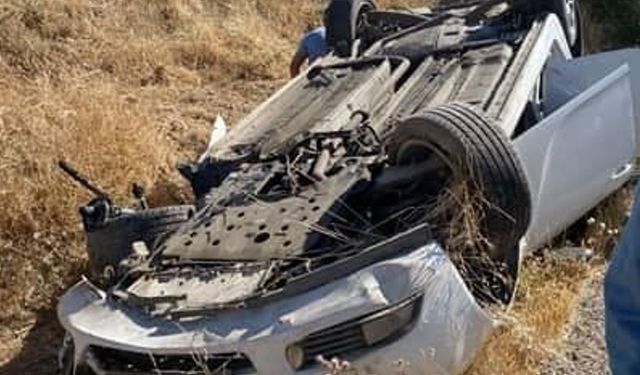 Sürücüsünün kontrolünden çıkan otomobil takla attı: 2 yaralı