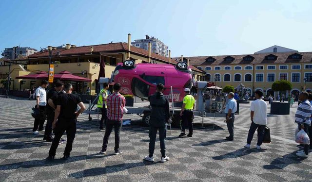Takla atan simülasyon aracında emniyet kemerinin önemi uygulamalı anlatıldı
