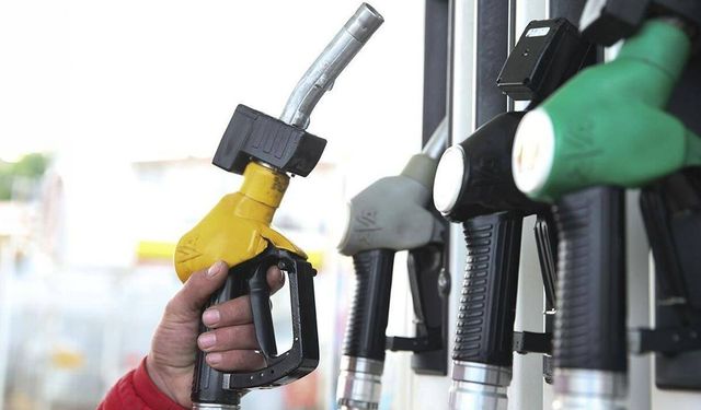 Tarihi indirimin ardından zam! Akaryakıt fiyatları yine 50 tl'yi geçti