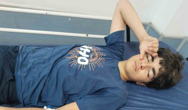 Voleybol filesine takılan öğrenci ölümden döndü: