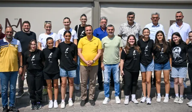 Bornova’nın sultanları set vermeden zirvede
