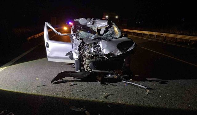 Bursa’da kontrolden çıkan araç tıra çarptı: 1 ağır yaralı