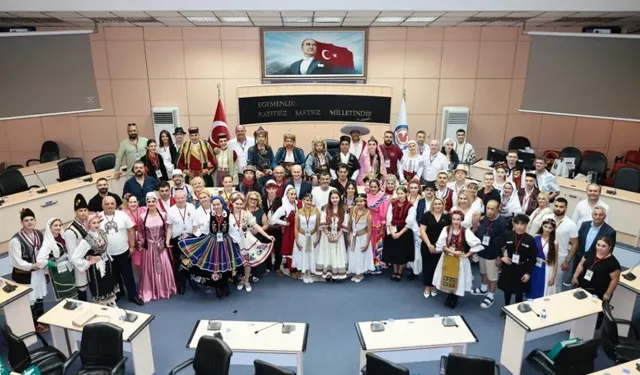 Dünyanın renkleri Denizli’de buluştu