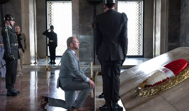 Özgür Özel'den Atatürk'ün mozolesi önünde diz çöken Francken'e mektup