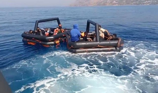 Yunan askerleri 2 can salı içindeki 19 kaçak göçmeni ölüme terk etti