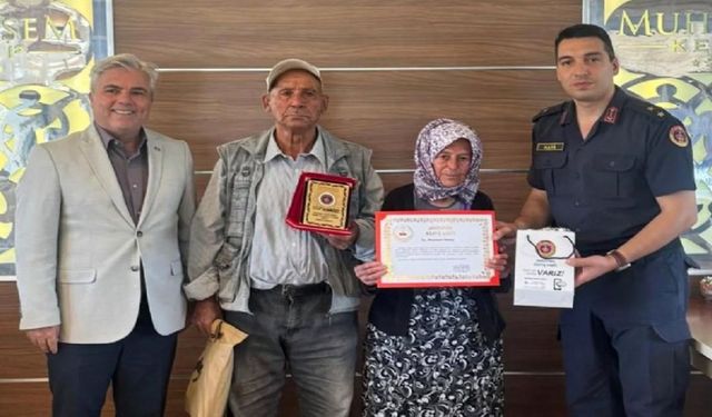 Afyonkarahisarlı çift, evi ve arazisini jandarmaya bağışladı