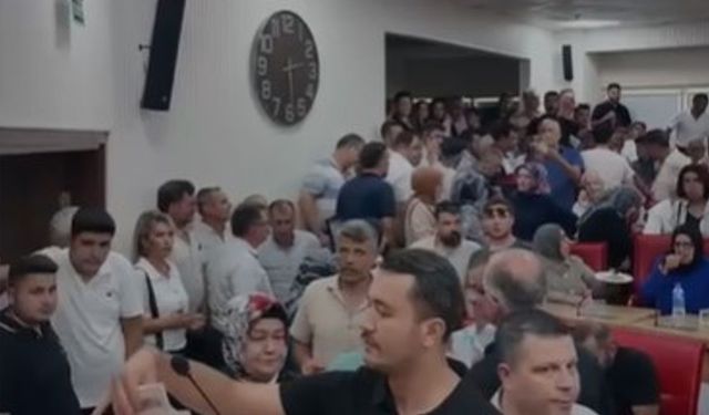 Çerçioğlu’ndan provokatif belediye ziyareti