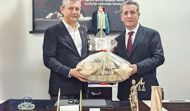 CHP Lideri Özel, Başkan Anıl Yetişkin’i ziyaret etti.