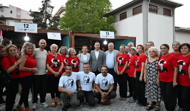 Edremit’te Kadın Emeği Çarşısı yoğun ilgi gördü