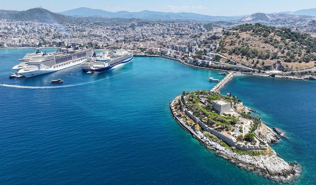Kuşadası Limanı aynı gün 5 kruvaziyer ağırladı