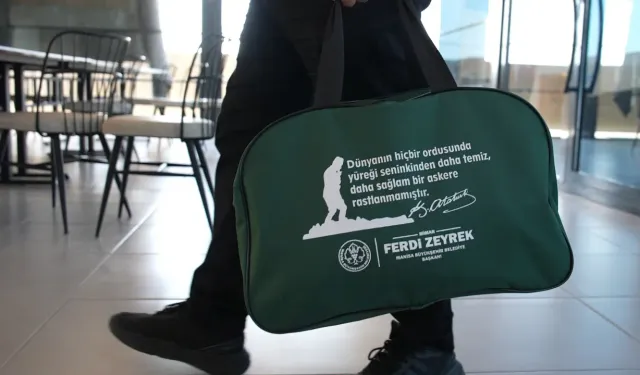 Manisa'dan gençlere 'asker çantası' desteği