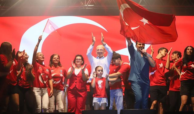 Turgutlu’da 30 Ağustos coşkusu: On binler tek yürek oldu
