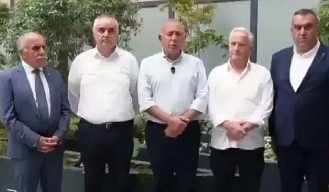 CHP İstanbul İl Başkanlığı önünde gergin anlar: Gürsel Tekin polis eşliğinde binaya geldi!