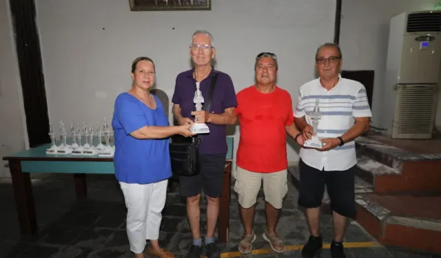 Efes Selçuk’ta Briç tutkunları 2. kurtuluş turnuvası’nda bir araya geldi