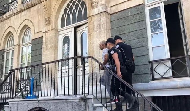 İzmir’de yunuslardan firari avı
