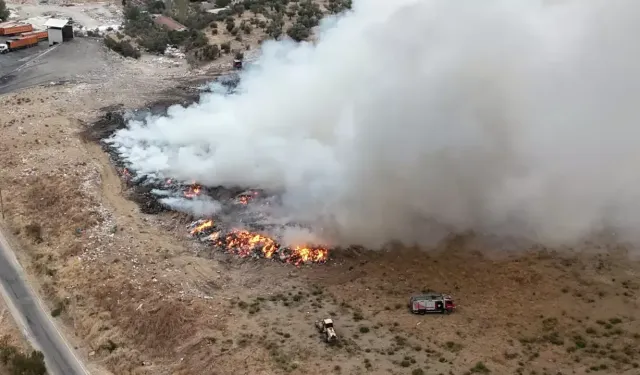 Kemalpaşa’da çöp yığınlarında çıkan yangın 5 saatte söndürüldü