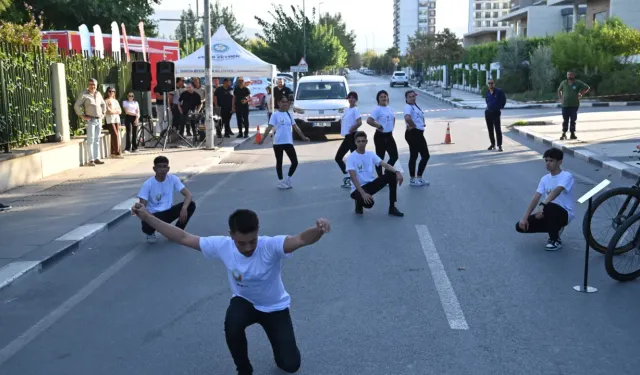Manisa'da 'hareketlilik' sürüyor