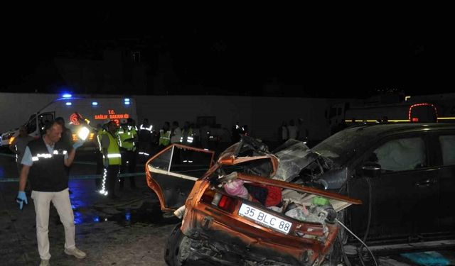 Manisa’da kaza: Otomobil ikiye bölündü: 1’i çocuk 5 ölü, 6 yaralı