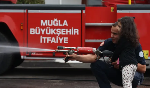 Muğla'da küçük alev kahramanları sahada