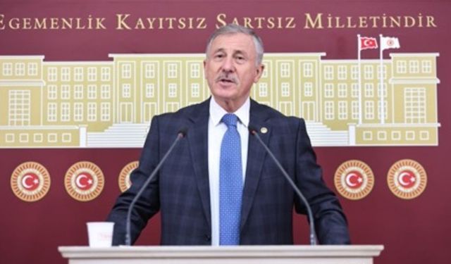 Selçuk Özdağ’dan Yurtdışı Çıkış Harcı Tepkisi