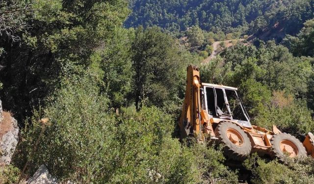 Uçurumdan yuvarlanan kepçenin operatörü yaşamını yitirdi