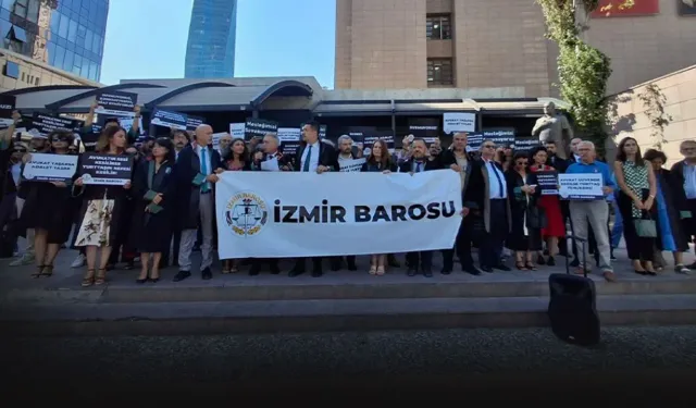 Yeni adli yıl başladı: İzmir Barosu’ndan “Susmuyoruz” eylemi