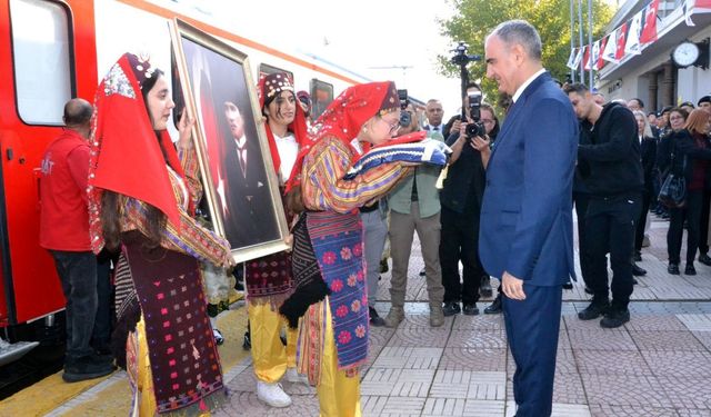 Atatürk'ün Manisa Ziyaretinin 100. Yılı Kutlandı