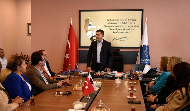 Başkan Günel CHP Kuşadası İlçe Örgütü'nün yeni yönetimiyle bir araya