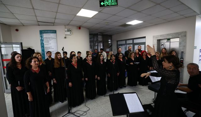 Başkan Yiğit'ten personele Cumhuriyet Bayramı sürprizi