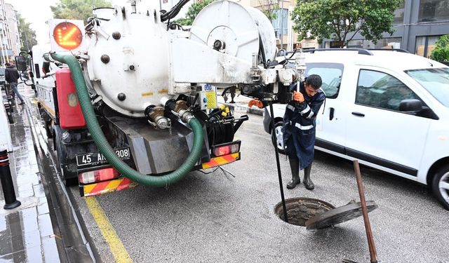 Büyükşehir ve MASKİ ekipleri yağmur için sahada