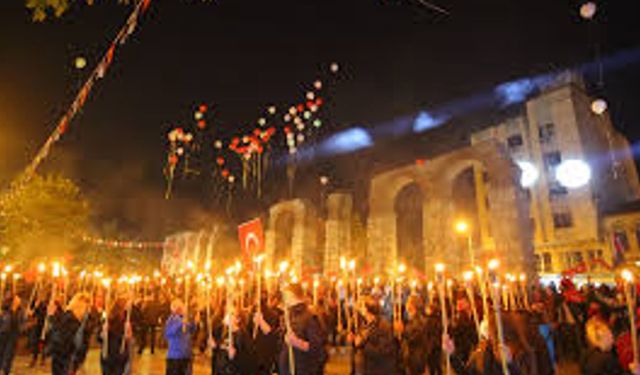 Cumhuriyet coşkusu Efes Selçuk'u sarıyor