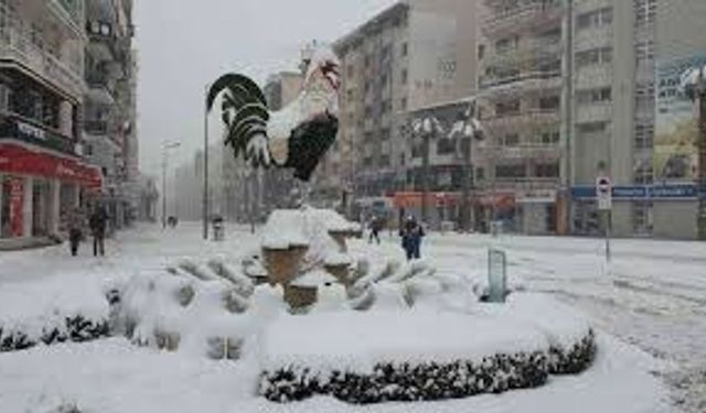 Denizli'ye kış geldi: İlk kar Bozdağ'da görüldü