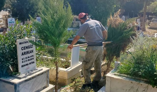 Efeler'in ekipleri mezarlıklarda