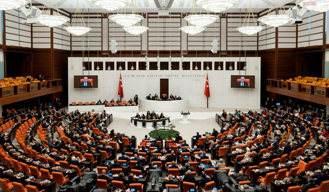 İsrail'i kınayan tezkere TBMM'de kabul edildi