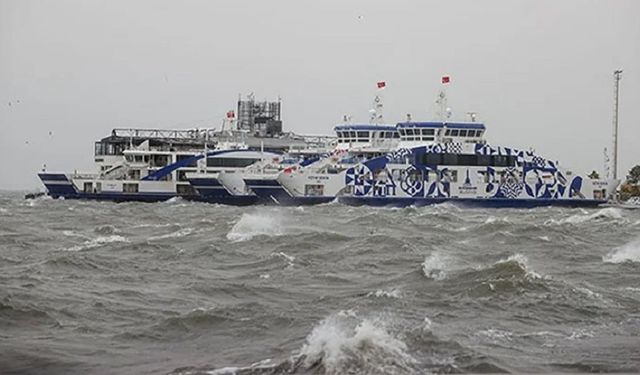 İzmir'de vapur seferleri durduruldu!